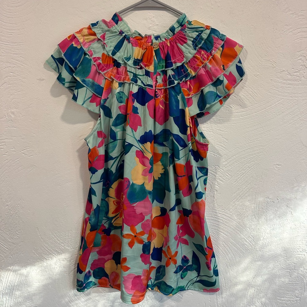 Sleeveless ruffle top